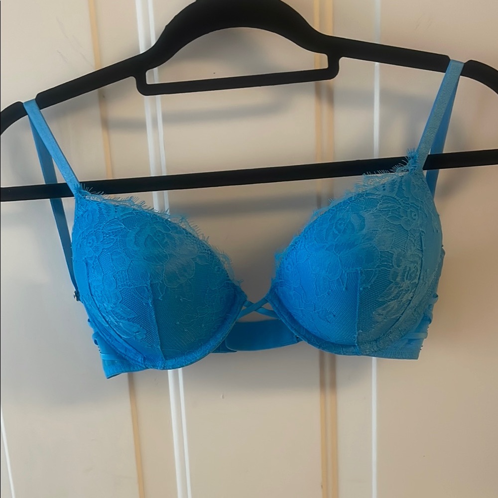 Victoria’s Secret Very Sexy Bra Size 32 D